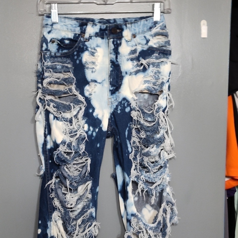 Calvin Klein jeans beyond distressed extreme distressed size8 highrise